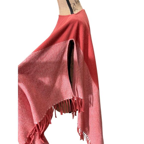 Universal Thread Women's Orange Cape Poncho One Size Fringed Edges - Picture 6 of 9